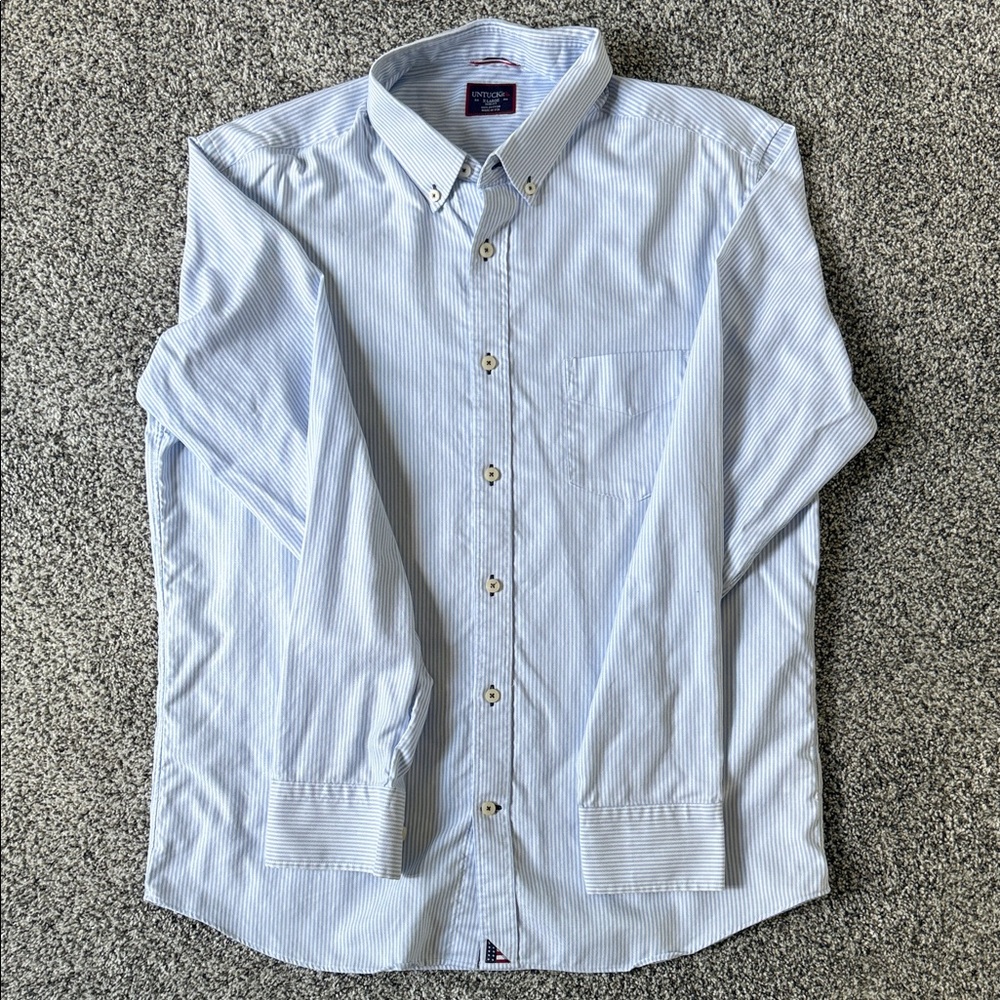 UNTUCKit Light Blue Striped Casual Button Down Shirt
